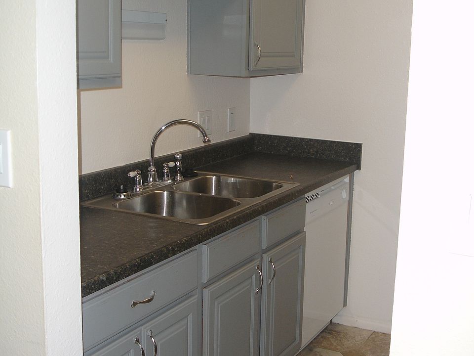 1st image of 1224 E Evergreen St APT 141