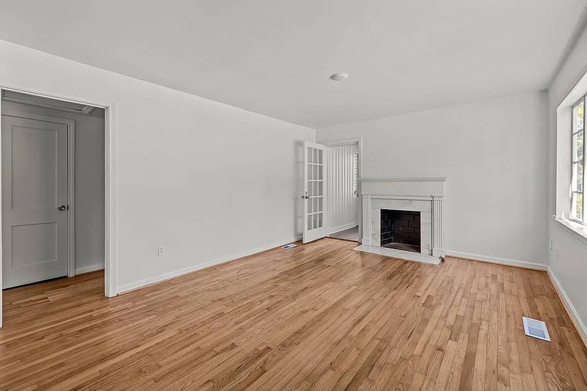 Building Photo - 7840 8th Ave S