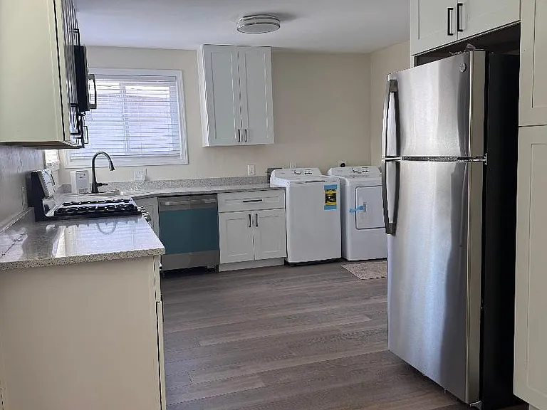 7406 N Judson St — Photo 3