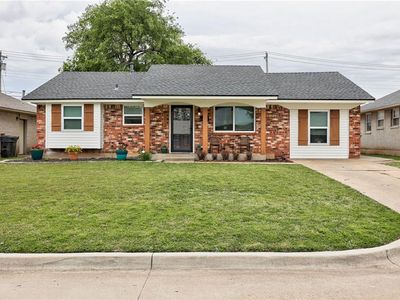 1313 Lawton, Moore, OK, 73160
