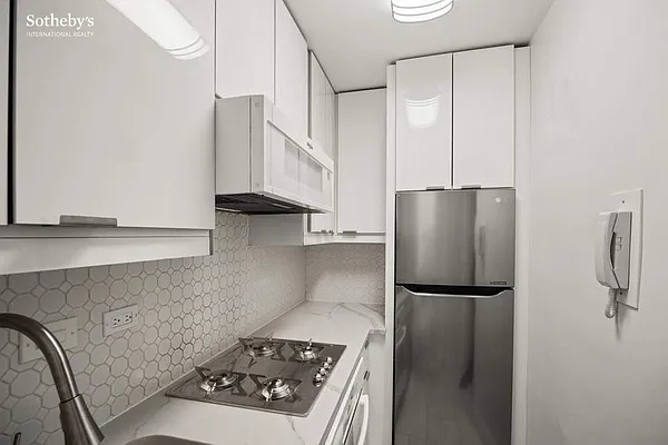 Sold by Sotheby's International Realty | media 4