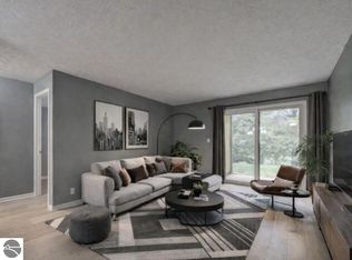 2611 Green Meadows Dr, Traverse City, MI