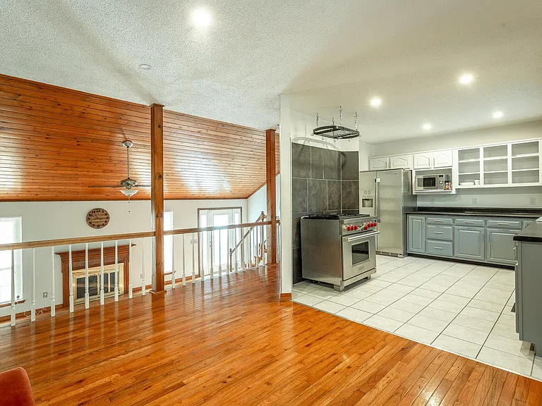 6135 Blue Ash Dr — Photo 4