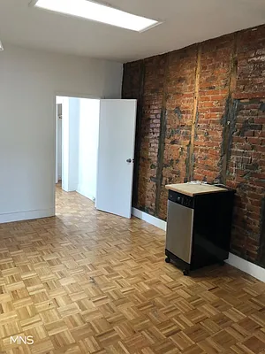 Rented by MNS | media 20