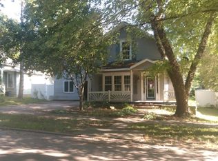 404 W 3rd St, Delavan, IL 61734