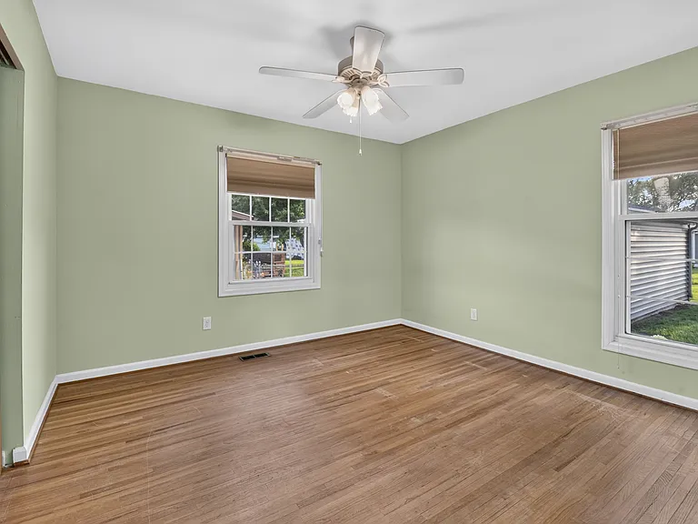 1253 Holgate Ave — Photo 11