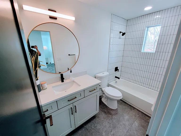 2251 E Lincoln Ln — Photo 33