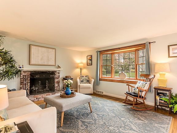 3rd image of 9 Mansfield Avenue