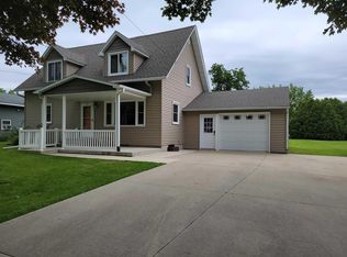 701 2nd St SE, Cresco, IA 52136