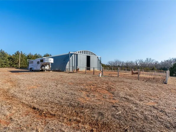 9800 Maguire Rd, Noble, OK 73068