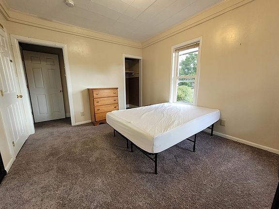2nd image of 90 Conklin Ave