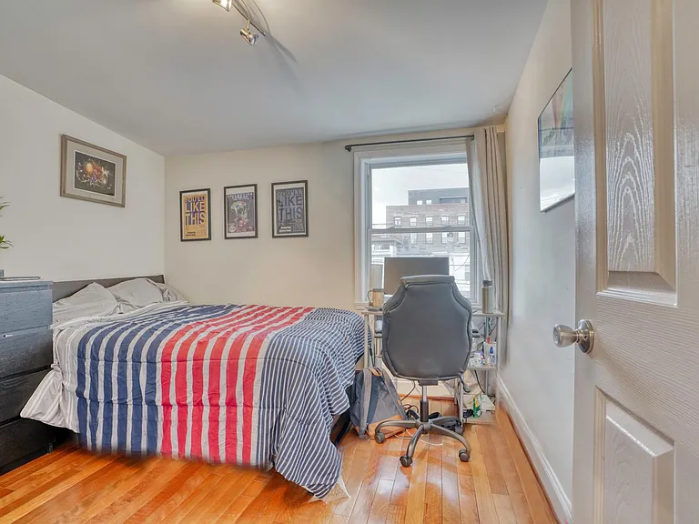 1714 S Hanover St — Photo 23