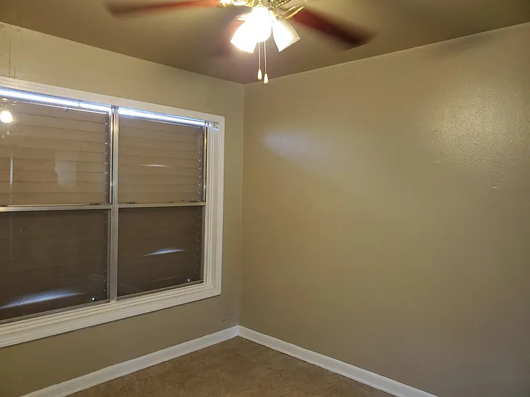 5814 Hinman Dr — Photo 5