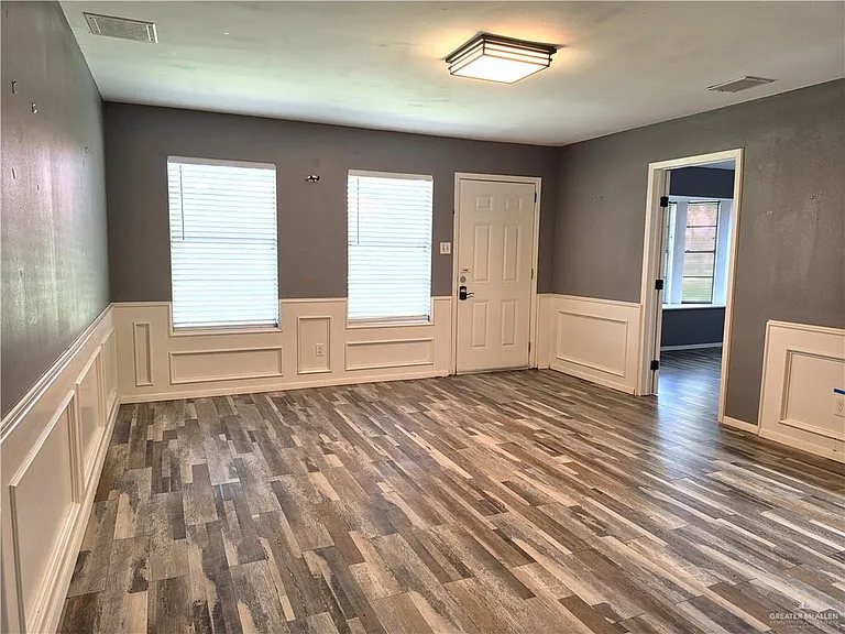 900 E Dallas Ave #UT3 — Photo 4
