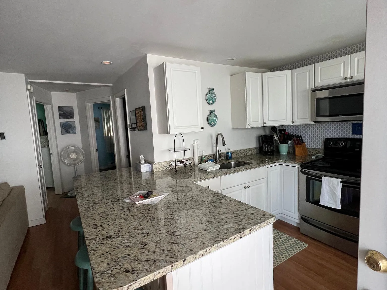 2 bed, 750 sqft, $2,000 — Photo 2