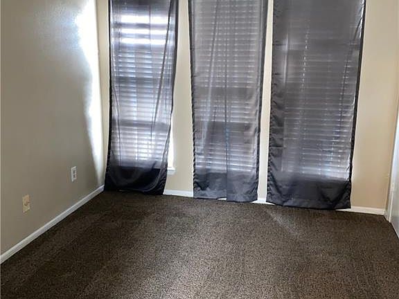 5th image of 2410 Capitan Dr APT D