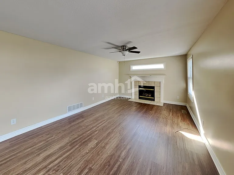 1739 Autumn Dr — Photo 7