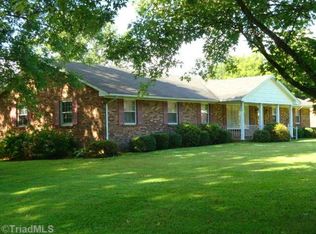 244 Willowcrest Dr, Winston Salem, NC 27107