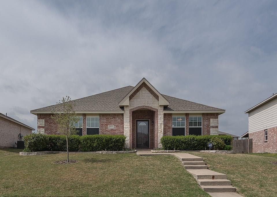 1st image of 2913 Lake Vista Dr