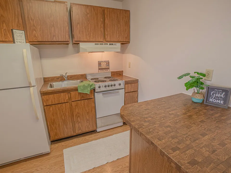 Cedars West Apartments