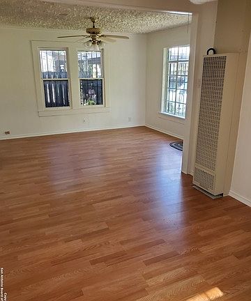 5th image of 3330 W Laurel