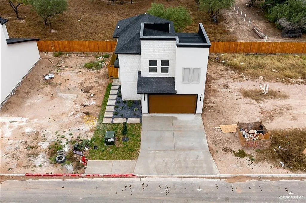 3 bed, 3.5 bath, 1542 sqft, $2,200 — Photo 2