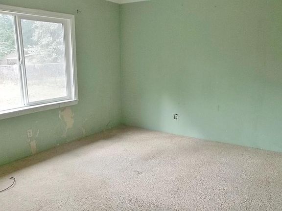 3rd image of 64 N Durette Dr