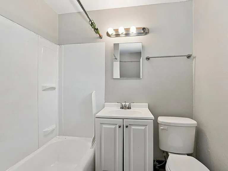 143 Stevens Ave — Photo 10