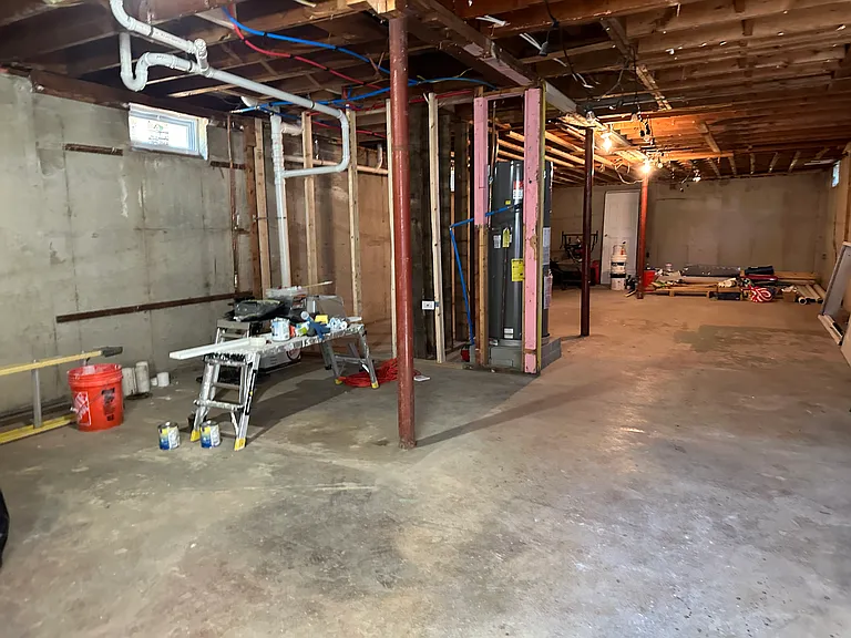 222 Howard St — Photo 9