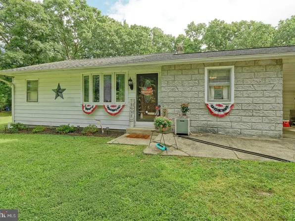 17 Lake Rd, Tabernacle, NJ 08088