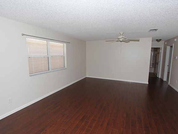 5th image of 2561 Birch Ave