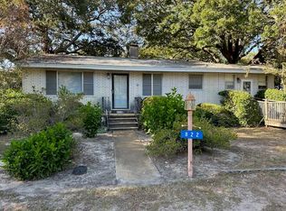 822 Rogers Ln, Mount Pleasant, SC 29464