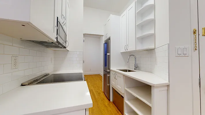 Rented by Bond New York | media 14