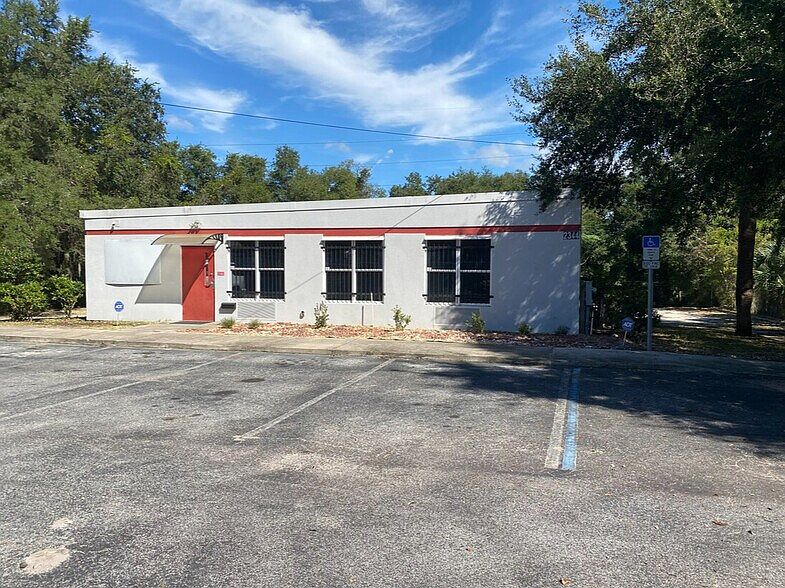 2nd image of 2344 Carver Dr