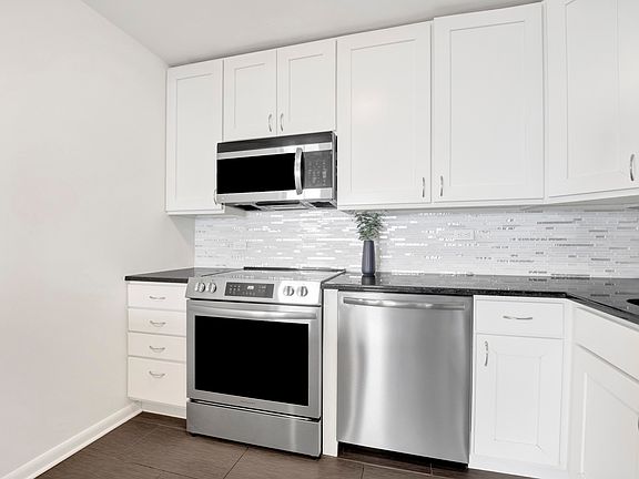 5th image of 2626 N Lakeview Ave APT 2005
