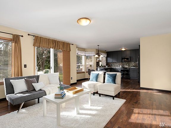 5th image of 11820 261st Avenue Ct E