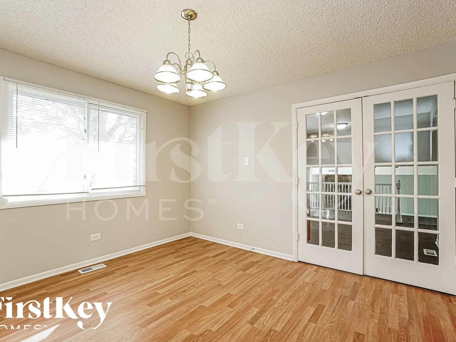 4 bed, 2.5 bath, 2364 sqft, $2,970 — Photo 4