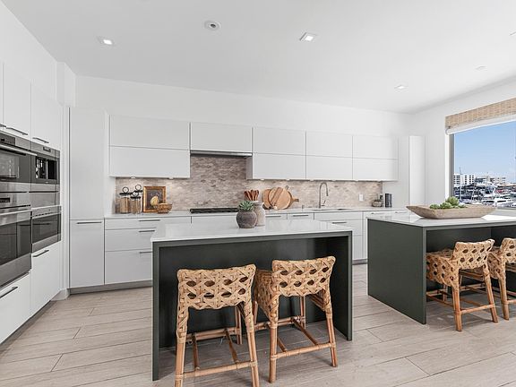 4th image of 2240 Newport Blvd #201