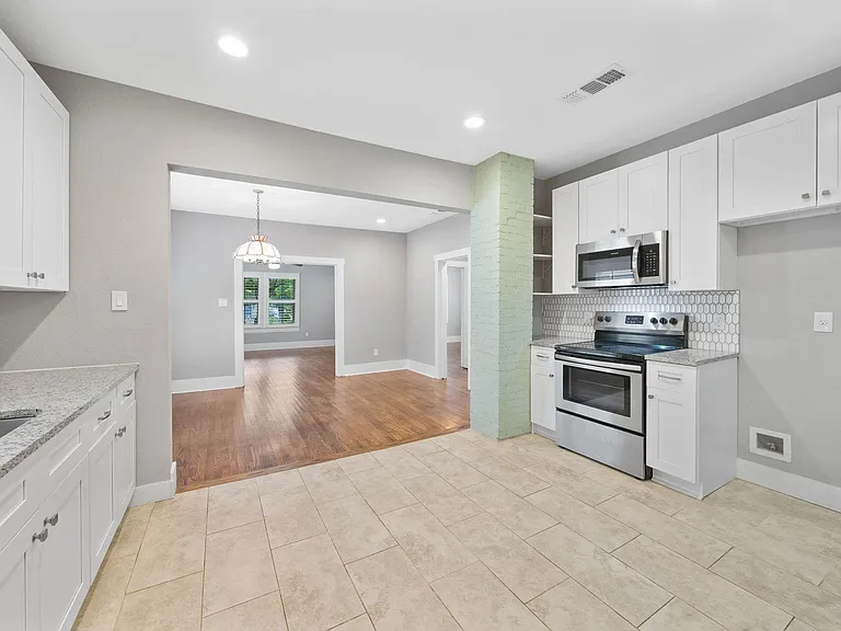 206 W High Ave — Photo 13