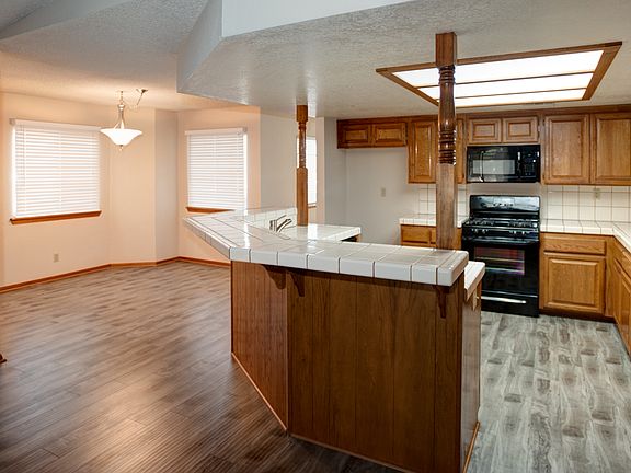 5th image of 1503 Park Somerset St