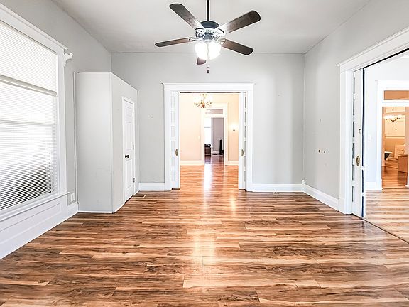5th image of 107 W Noel Ave