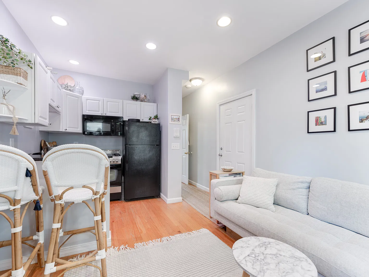 1 bed, 385 sqft, $2,600 — Photo 4