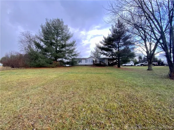 9901 Voyles Road, Pekin, IN 47165