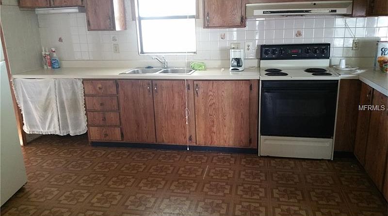 2nd image of 1110 Greenskeep Dr