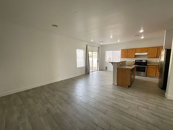 2nd image of 720 Barite Canyon Dr