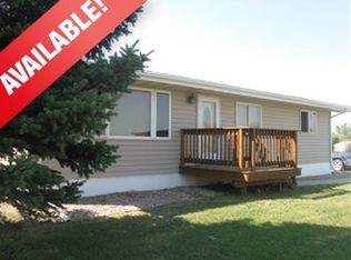1822 15th Ave NE, Grand Forks, ND 58201