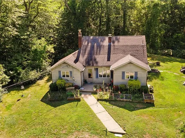 3565 Flat River Rd, Coventry, RI 02816
