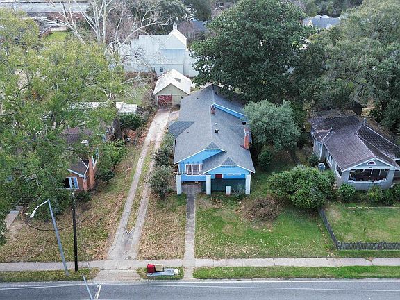 2nd image of 1709 W University Ave