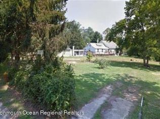 4 McBride Rd, Manalapan, NJ 07726