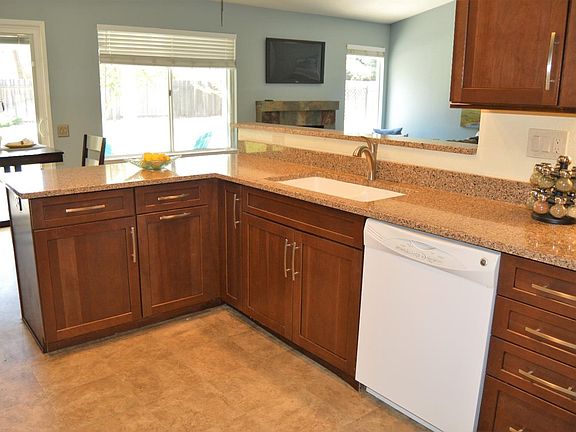 3rd image of 6403 Old Orchard Way